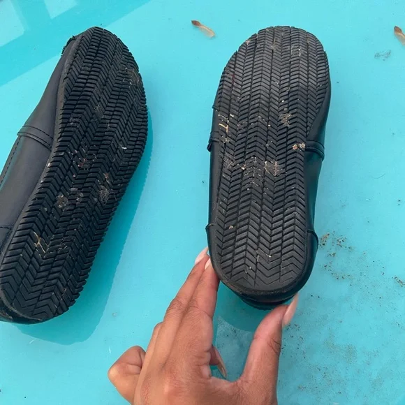 Skechers Black Slip-On Loafers: USED/PRE-OWNED/WELL WORN/OLD - Picture 4 of 12